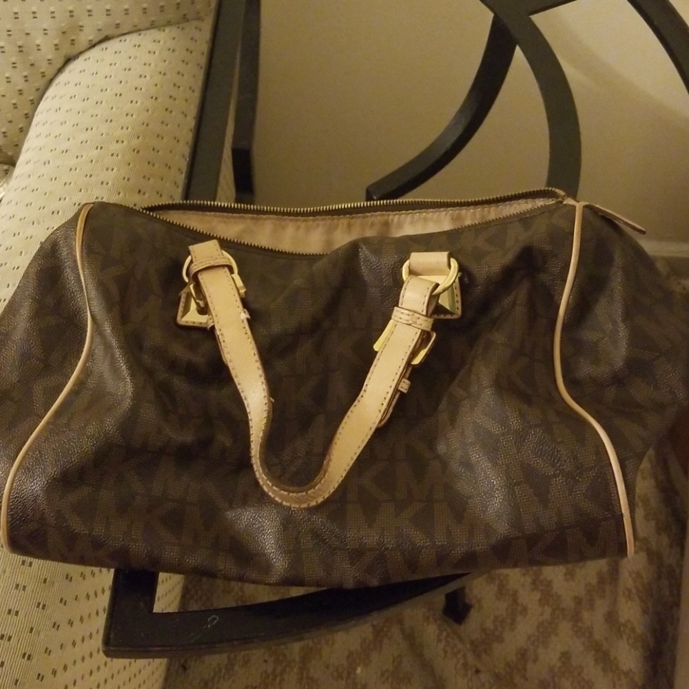 MK logo bag